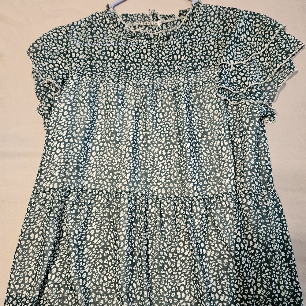 Ladies vintage look green summer shirt size large